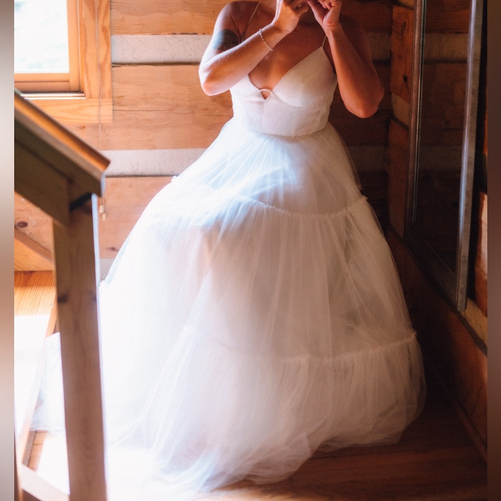 Aleena Leena Santolina wedding dress